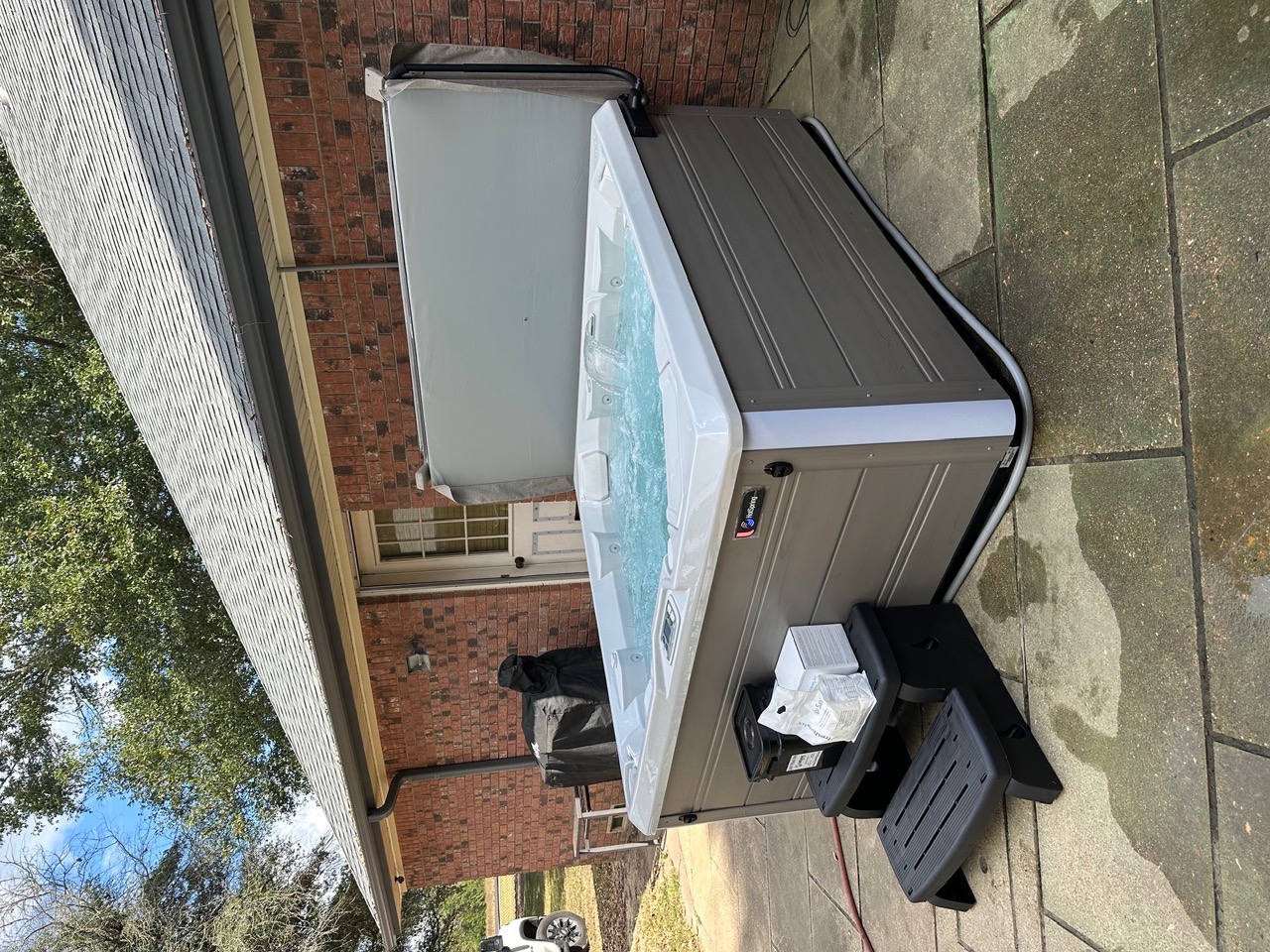 Hot tub delivered by East Texas Hot Tub Company to Lindale, Texas