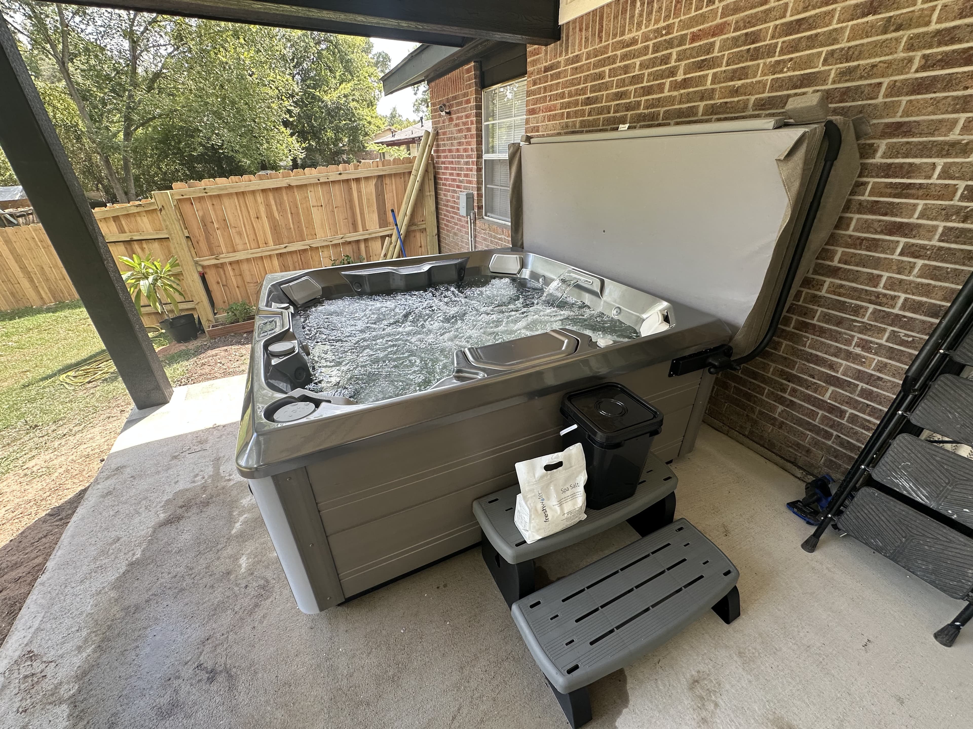Hot tub delivered by East Texas Hot Tub Company to Crockett, Texas