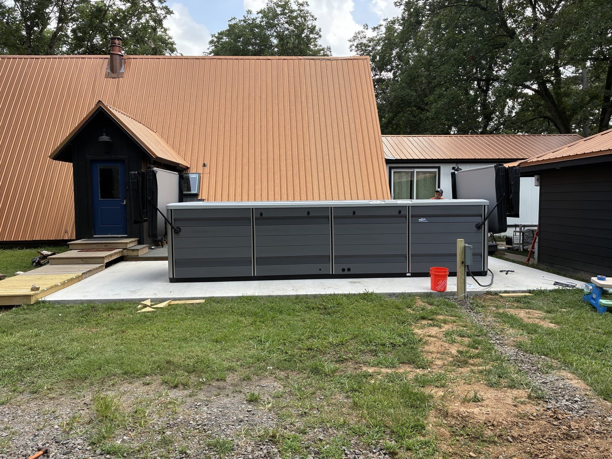 Hot tub delivered by East Texas Hot Tub Company to Hope, AR